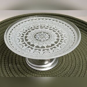 Mini Cake Stand With Elegant Lace Like Design